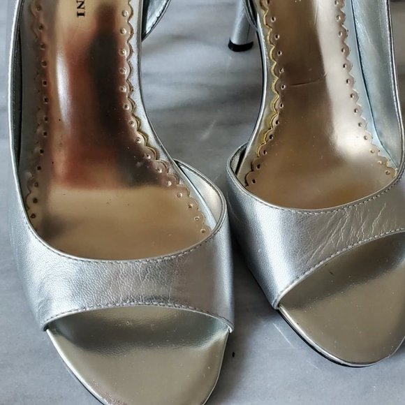 Roberto Vianni Silver Leather Open-Toe Slingback - Picture 9 of 10